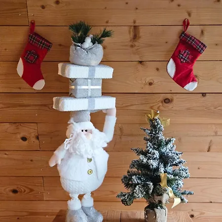 Logis Crozas La Cocotte شاليه